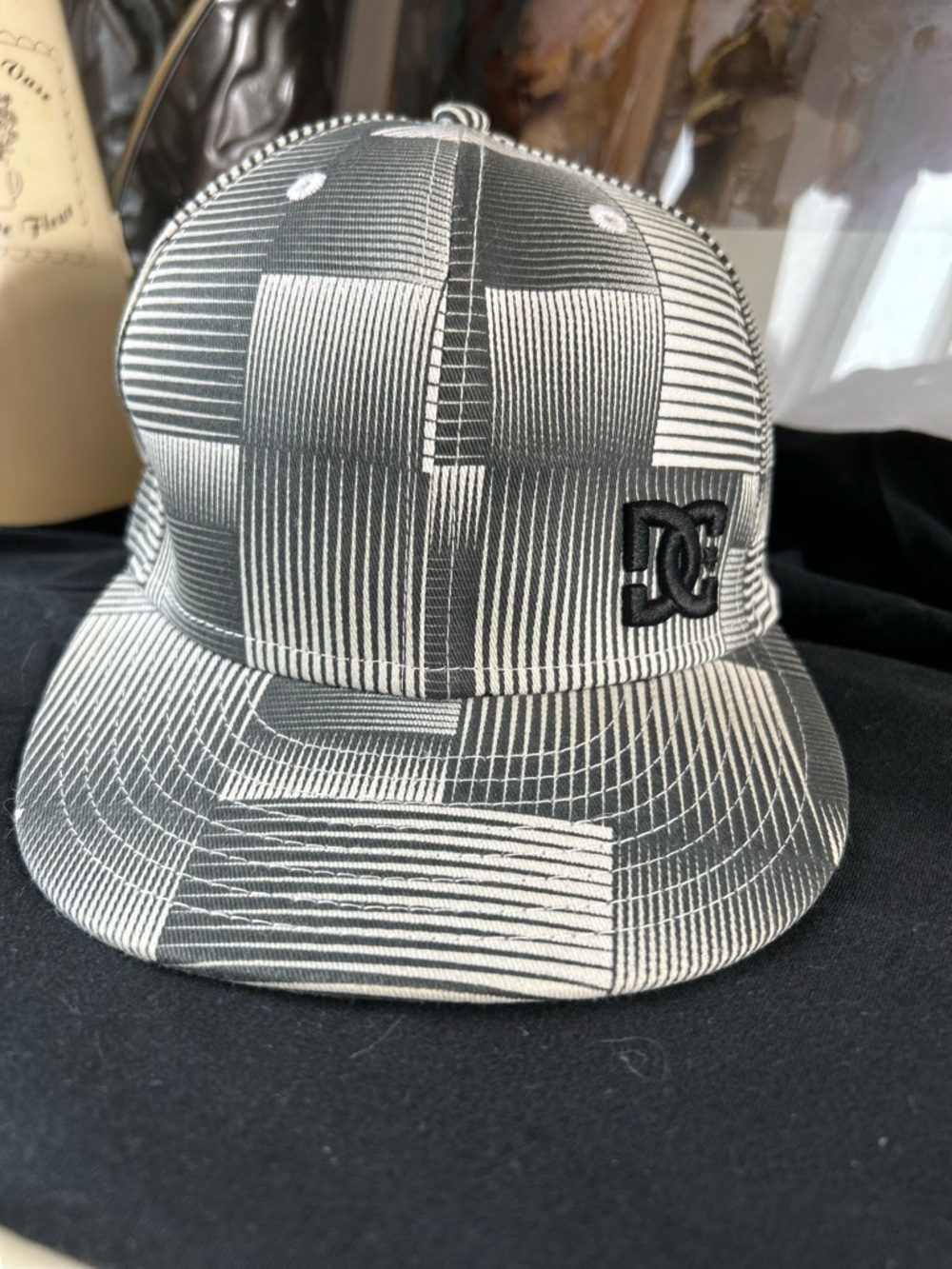 Vintage DC Shoes Geometric Pattern Snapback Hat ,Rare 90s/Y2K Skater